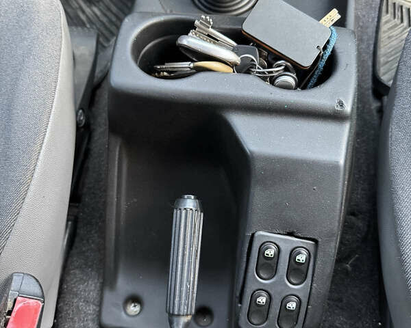 Зелений ВАЗ 21214, об'ємом двигуна 1.7 л та пробігом 137 тис. км за 4800 $, фото 8 на Automoto.ua