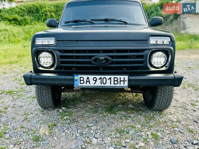 Зелений ВАЗ 21214, об'ємом двигуна 1.69 л та пробігом 172 тис. км за 4350 $, фото 2 на Automoto.ua
