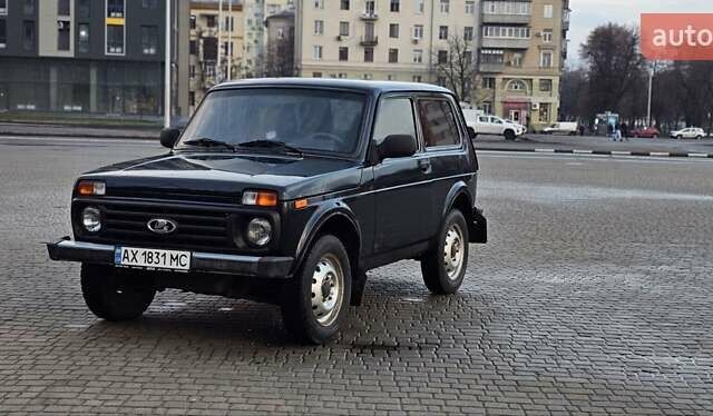 Зеленый ВАЗ 21214, объемом двигателя 1.69 л и пробегом 152 тыс. км за 4500 $, фото 1 на Automoto.ua