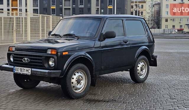 Зеленый ВАЗ 21214, объемом двигателя 1.69 л и пробегом 152 тыс. км за 4500 $, фото 3 на Automoto.ua