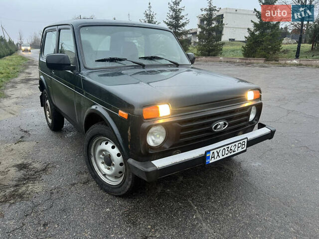 Зелений ВАЗ 21214, об'ємом двигуна 1.7 л та пробігом 162 тис. км за 5100 $, фото 8 на Automoto.ua