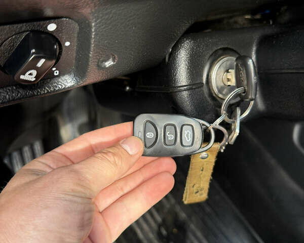 Зелений ВАЗ 21214, об'ємом двигуна 1.69 л та пробігом 68 тис. км за 6299 $, фото 5 на Automoto.ua