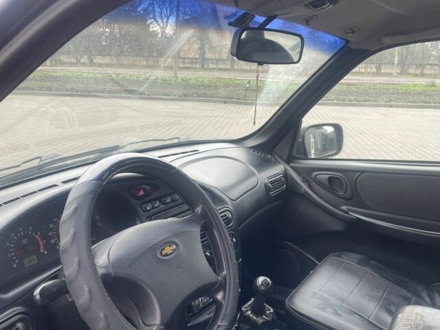 Чорний ВАЗ 21218, об'ємом двигуна 1.7 л та пробігом 160 тис. км за 4000 $, фото 6 на Automoto.ua