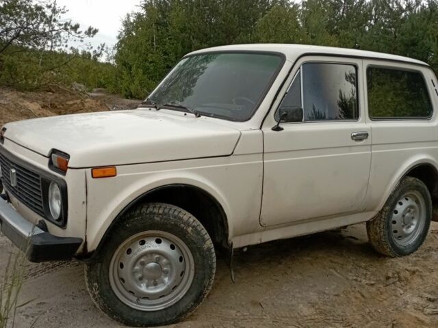 Белый ВАЗ 2123 Niva, объемом двигателя 0 л и пробегом 120 тыс. км за 1600 $, фото 1 на Automoto.ua