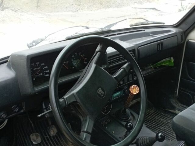Белый ВАЗ 2123 Niva, объемом двигателя 0 л и пробегом 120 тыс. км за 1600 $, фото 2 на Automoto.ua