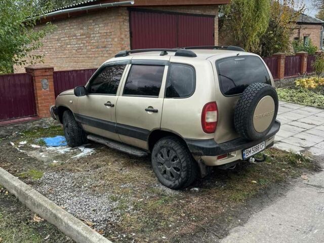 Бежевый ВАЗ 2123 Niva, объемом двигателя 1.7 л и пробегом 232 тыс. км за 2700 $, фото 3 на Automoto.ua