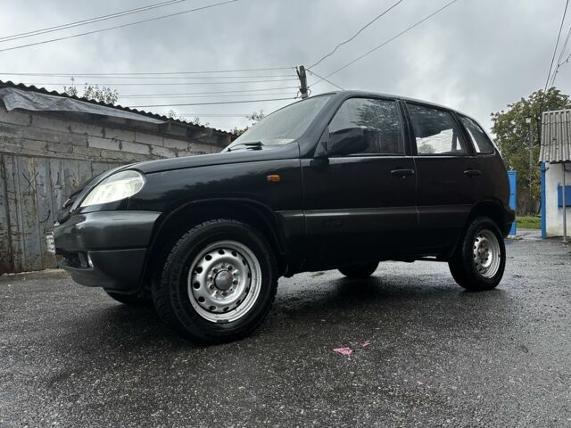 Черный ВАЗ 2123 Niva, объемом двигателя 1.7 л и пробегом 176 тыс. км за 3700 $, фото 1 на Automoto.ua