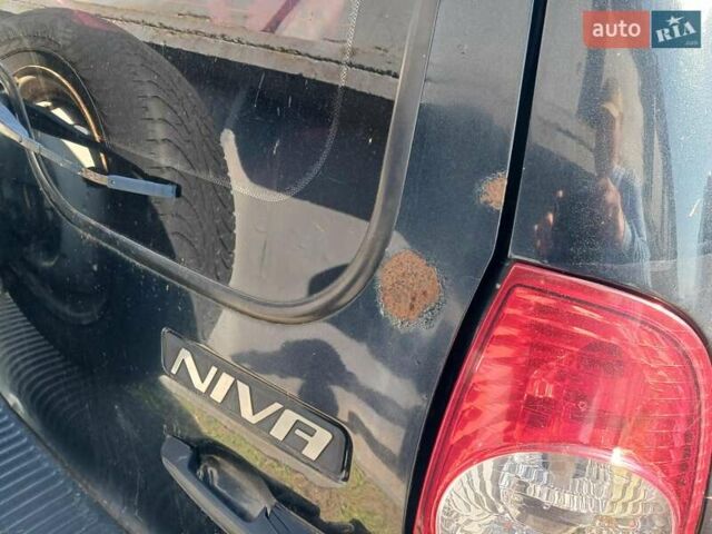 Чорний ВАЗ 2123 Niva, об'ємом двигуна 1.69 л та пробігом 338 тис. км за 3100 $, фото 6 на Automoto.ua