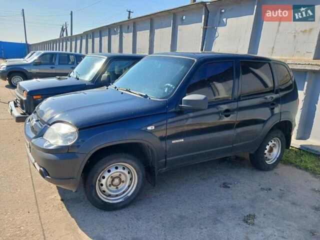 Чорний ВАЗ 2123 Niva, об'ємом двигуна 1.69 л та пробігом 338 тис. км за 3100 $, фото 2 на Automoto.ua