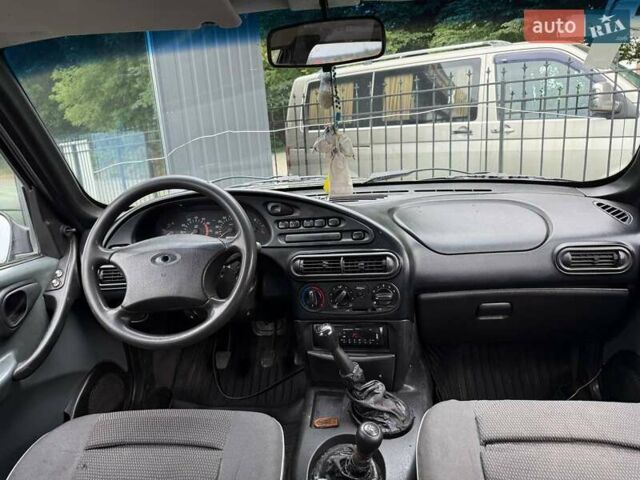 Червоний ВАЗ 2123 Niva, об'ємом двигуна 1.69 л та пробігом 222 тис. км за 3500 $, фото 21 на Automoto.ua