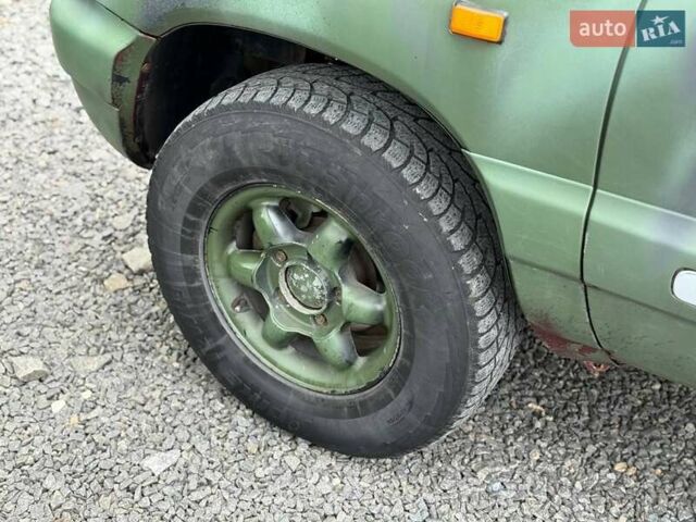 Червоний ВАЗ 2123 Niva, об'ємом двигуна 1.69 л та пробігом 222 тис. км за 3500 $, фото 15 на Automoto.ua