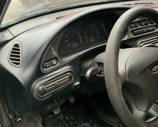ВАЗ 2123 Niva, объемом двигателя 1.69 л и пробегом 254 тыс. км за 2200 $, фото 7 на Automoto.ua