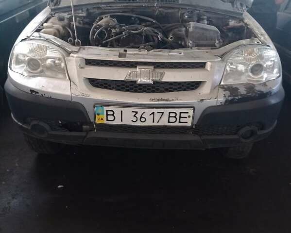ВАЗ 2123 Niva, объемом двигателя 1.69 л и пробегом 398 тыс. км за 2142 $, фото 3 на Automoto.ua