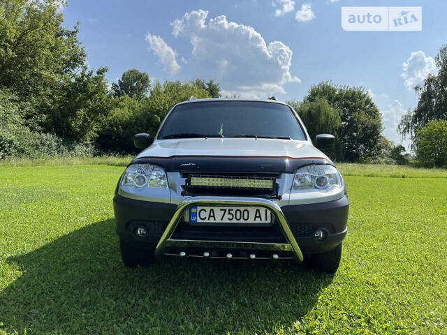 ВАЗ 2123 Niva, об'ємом двигуна 1.69 л та пробігом 45 тис. км за 8700 $, фото 14 на Automoto.ua