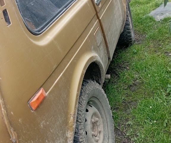 ВАЗ 2123 Niva 1978 в Самборе на Automoto.ua Желтый ВАЗ 2123 Niva, объемом двигателя 1 л и пробегом 2 тыс. км за 2100 $, фото 5 на Automoto.ua