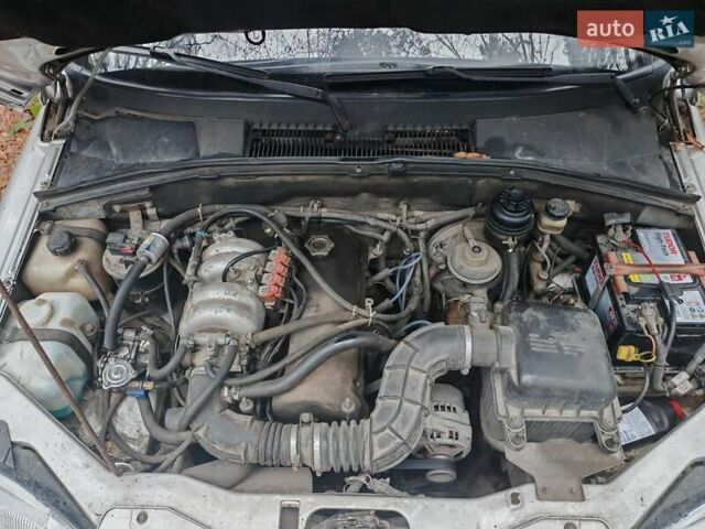 Серый ВАЗ 2123 Niva, объемом двигателя 1.69 л и пробегом 350 тыс. км за 2900 $, фото 14 на Automoto.ua