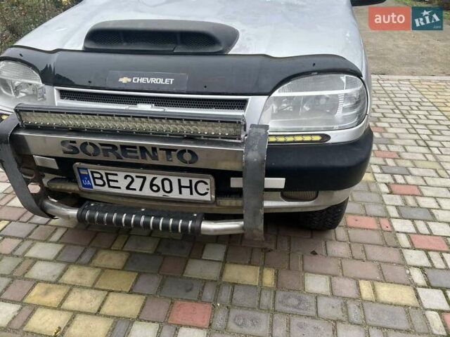 Серый ВАЗ 2123 Niva, объемом двигателя 1.7 л и пробегом 100 тыс. км за 3500 $, фото 1 на Automoto.ua