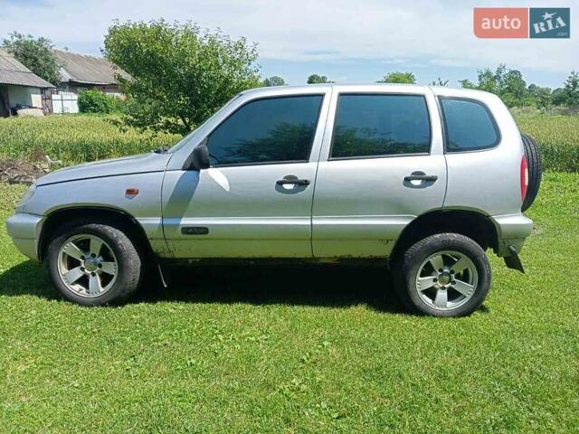 Сірий ВАЗ 2123 Niva, об'ємом двигуна 1.69 л та пробігом 326 тис. км за 2900 $, фото 3 на Automoto.ua