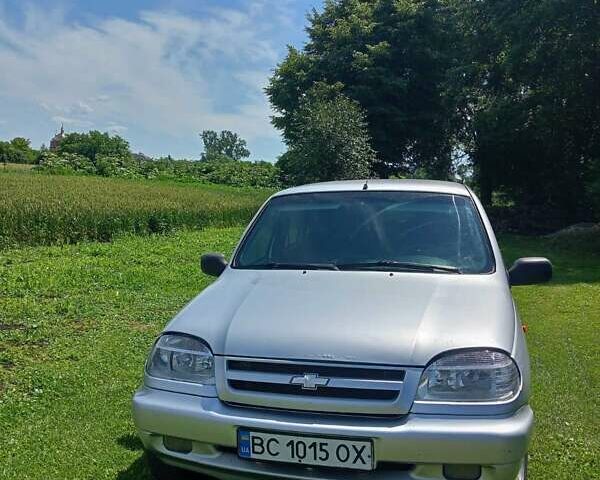 Сірий ВАЗ 2123 Niva, об'ємом двигуна 1.69 л та пробігом 326 тис. км за 2900 $, фото 1 на Automoto.ua