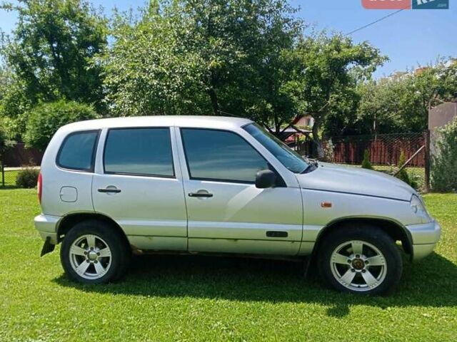 Сірий ВАЗ 2123 Niva, об'ємом двигуна 1.69 л та пробігом 326 тис. км за 2900 $, фото 2 на Automoto.ua