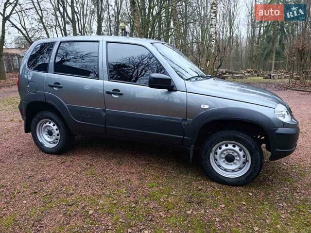 Серый ВАЗ 2123 Niva, объемом двигателя 1.69 л и пробегом 16 тыс. км за 10300 $, фото 55 на Automoto.ua