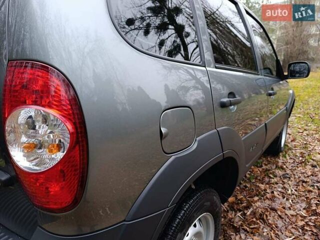 Серый ВАЗ 2123 Niva, объемом двигателя 1.69 л и пробегом 16 тыс. км за 10300 $, фото 9 на Automoto.ua