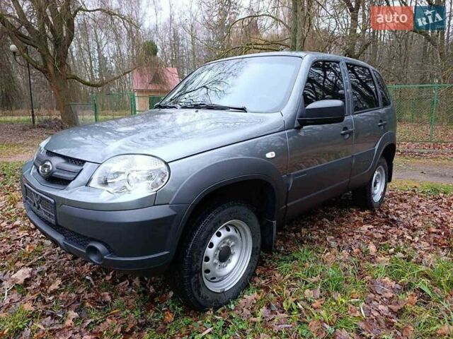 Серый ВАЗ 2123 Niva, объемом двигателя 1.69 л и пробегом 16 тыс. км за 10300 $, фото 3 на Automoto.ua