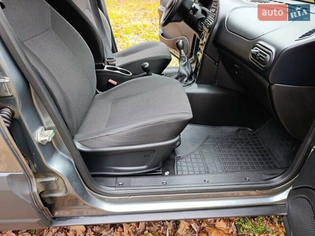 Серый ВАЗ 2123 Niva, объемом двигателя 1.69 л и пробегом 16 тыс. км за 10300 $, фото 30 на Automoto.ua