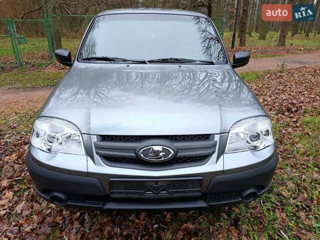 Серый ВАЗ 2123 Niva, объемом двигателя 1.69 л и пробегом 16 тыс. км за 10300 $, фото 4 на Automoto.ua