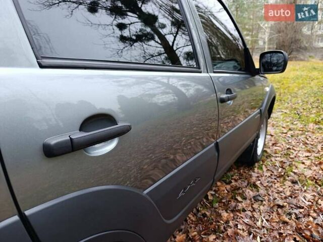 Серый ВАЗ 2123 Niva, объемом двигателя 1.69 л и пробегом 16 тыс. км за 10300 $, фото 8 на Automoto.ua