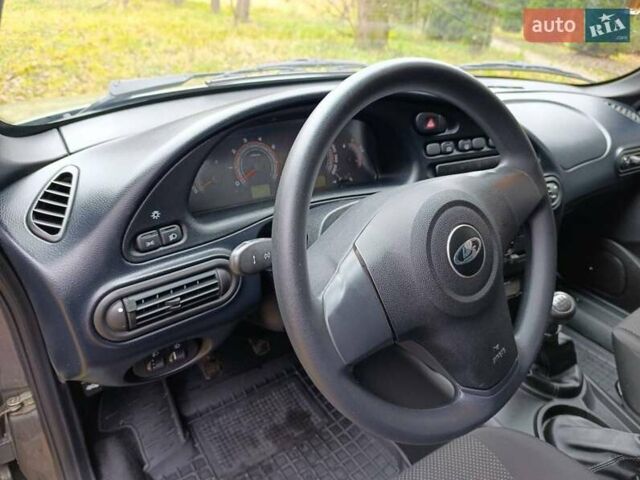 Серый ВАЗ 2123 Niva, объемом двигателя 1.69 л и пробегом 16 тыс. км за 10300 $, фото 16 на Automoto.ua