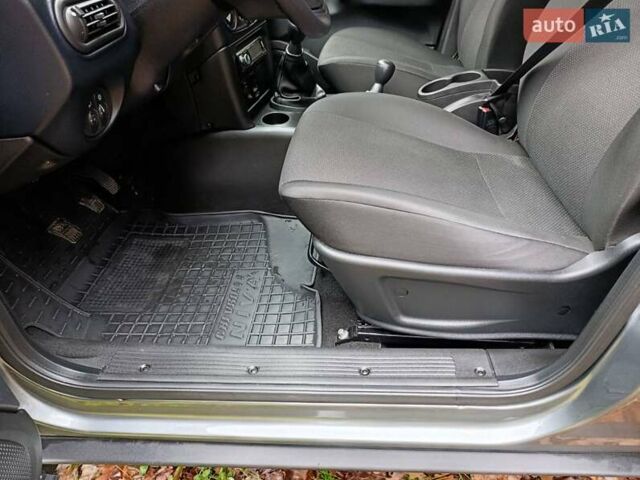 Серый ВАЗ 2123 Niva, объемом двигателя 1.69 л и пробегом 16 тыс. км за 10300 $, фото 35 на Automoto.ua