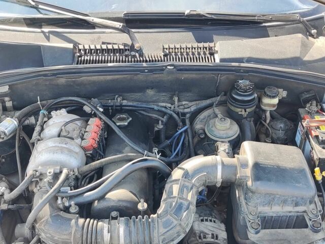 Серый ВАЗ 2123 Niva, объемом двигателя 1.69 л и пробегом 360 тыс. км за 2900 $, фото 8 на Automoto.ua