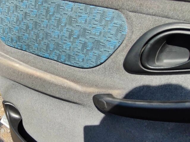 Серый ВАЗ 2123 Niva, объемом двигателя 1.69 л и пробегом 360 тыс. км за 2900 $, фото 11 на Automoto.ua