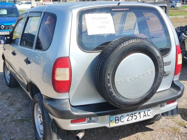 Серый ВАЗ 2123 Niva, объемом двигателя 1.69 л и пробегом 360 тыс. км за 2900 $, фото 6 на Automoto.ua