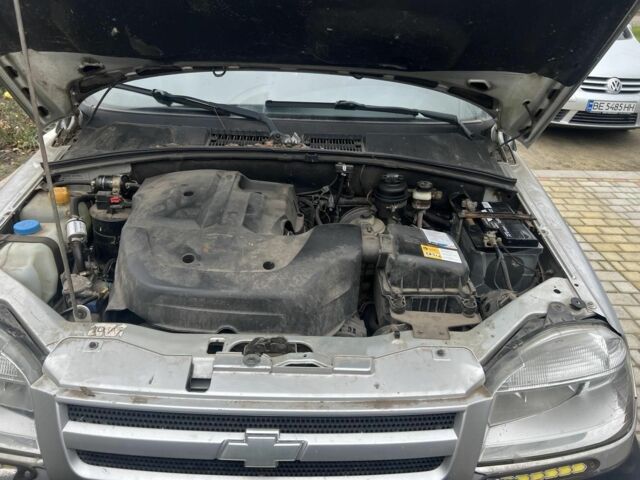 Серый ВАЗ 2123 Niva, объемом двигателя 1.7 л и пробегом 100 тыс. км за 3500 $, фото 10 на Automoto.ua