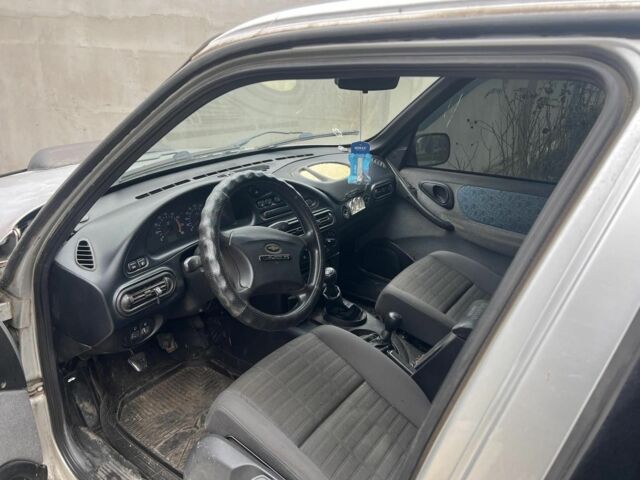 Серый ВАЗ 2123 Niva, объемом двигателя 1.7 л и пробегом 100 тыс. км за 3500 $, фото 8 на Automoto.ua