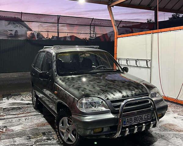 Серый ВАЗ 2123 Niva, объемом двигателя 1.69 л и пробегом 177 тыс. км за 3500 $, фото 2 на Automoto.ua