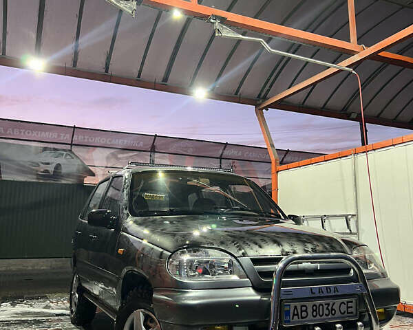 Серый ВАЗ 2123 Niva, объемом двигателя 1.69 л и пробегом 177 тыс. км за 3500 $, фото 4 на Automoto.ua
