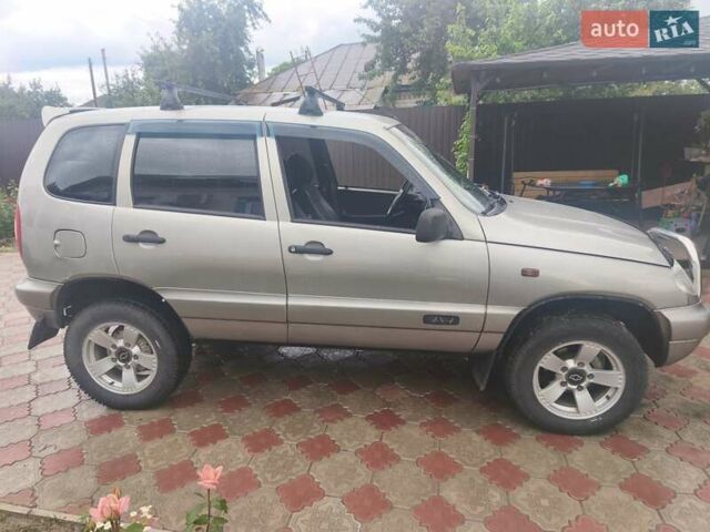 Сірий ВАЗ 2123 Niva, об'ємом двигуна 1.69 л та пробігом 106 тис. км за 4600 $, фото 2 на Automoto.ua