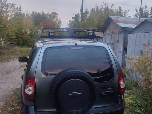 Сірий ВАЗ 2123 Niva, об'ємом двигуна 0 л та пробігом 107 тис. км за 4400 $, фото 6 на Automoto.ua