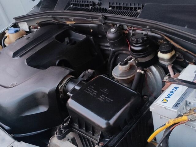 Сірий ВАЗ 2123 Niva, об'ємом двигуна 0 л та пробігом 107 тис. км за 4400 $, фото 3 на Automoto.ua
