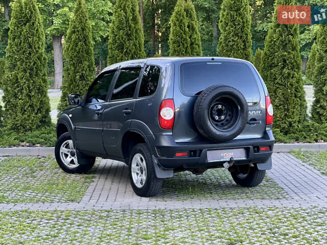 Серый ВАЗ 2123 Niva, объемом двигателя 1.69 л и пробегом 78 тыс. км за 9600 $, фото 2 на Automoto.ua