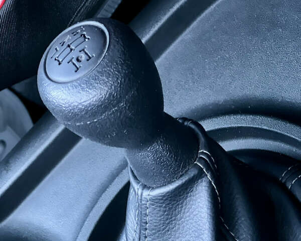 Серый ВАЗ 2123 Niva, объемом двигателя 1.69 л и пробегом 78 тыс. км за 9600 $, фото 24 на Automoto.ua