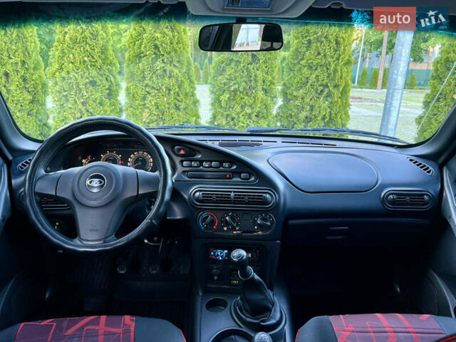 Серый ВАЗ 2123 Niva, объемом двигателя 1.69 л и пробегом 78 тыс. км за 9600 $, фото 8 на Automoto.ua