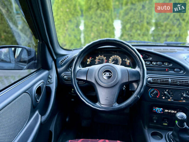 Серый ВАЗ 2123 Niva, объемом двигателя 1.69 л и пробегом 78 тыс. км за 9600 $, фото 9 на Automoto.ua