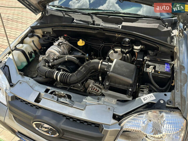 Серый ВАЗ 2123 Niva, объемом двигателя 1.69 л и пробегом 15 тыс. км за 9900 $, фото 16 на Automoto.ua