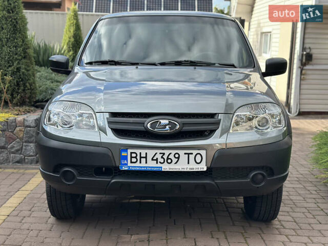 Серый ВАЗ 2123 Niva, объемом двигателя 1.69 л и пробегом 15 тыс. км за 9900 $, фото 4 на Automoto.ua