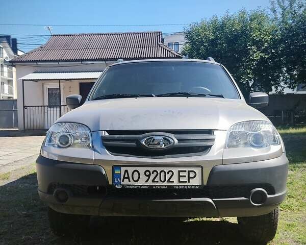 Серый ВАЗ 2123 Niva, объемом двигателя 1.7 л и пробегом 11 тыс. км за 13500 $, фото 3 на Automoto.ua