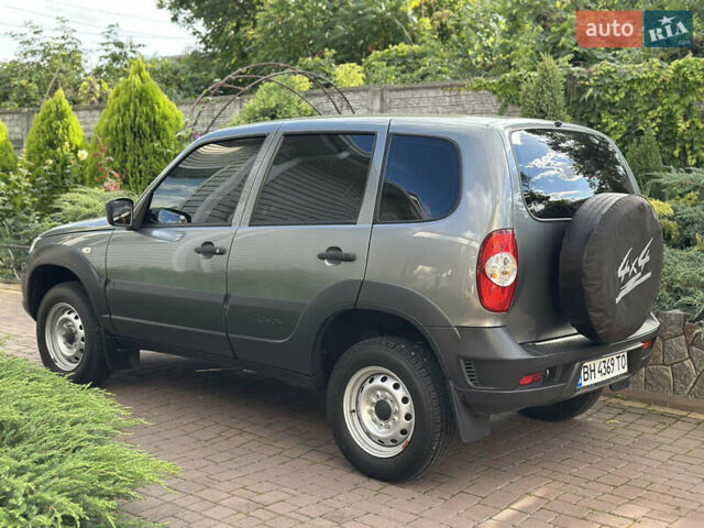Серый ВАЗ 2123 Niva, объемом двигателя 1.69 л и пробегом 15 тыс. км за 9900 $, фото 3 на Automoto.ua